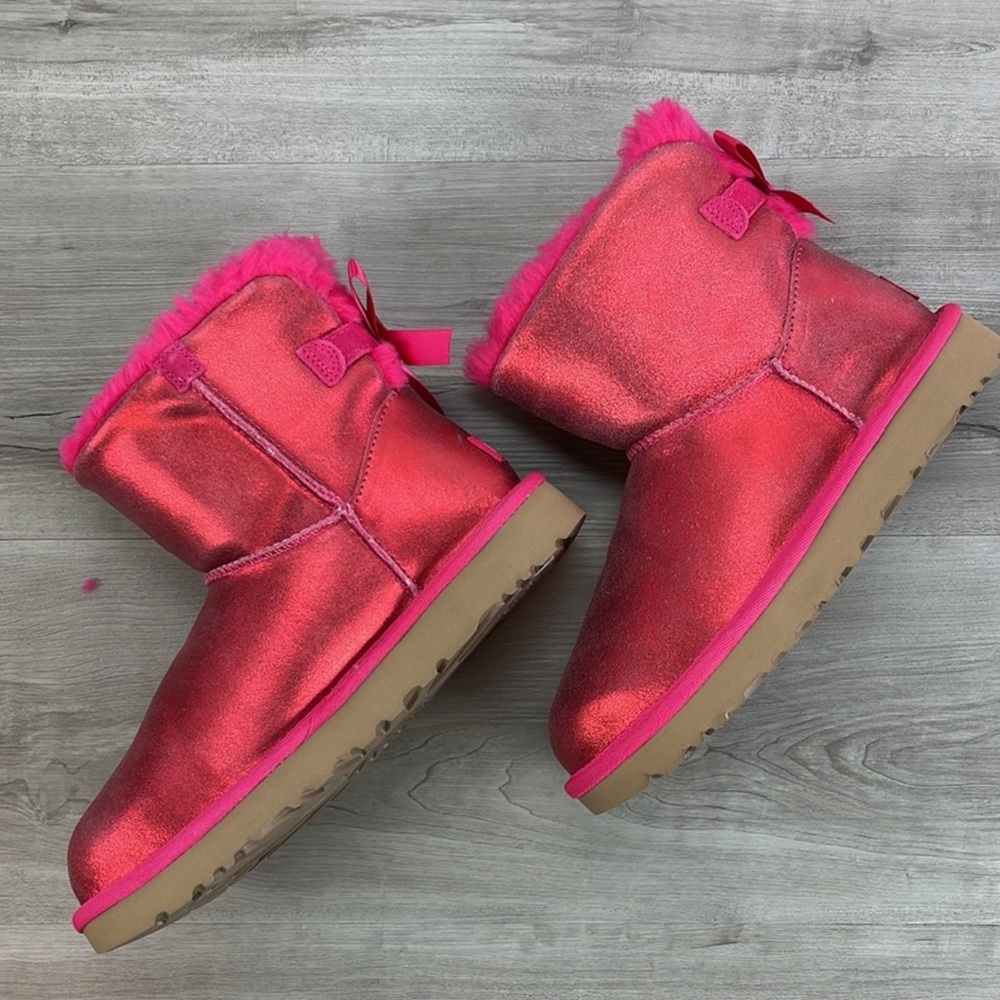 🍁 UGG 🍁 BAILEY BOW REDISH GLISTEN BOOT - Picture 8 of 15